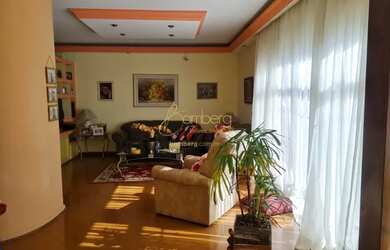 Imagem: A casa possui 3 Dormitórios, 4 Banheiros, 4 Vagas na garagem