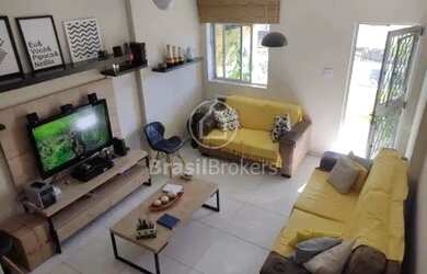 Imagem: A casa em condomínio possui 3 Dormitórios, 3 Banheiros, 2