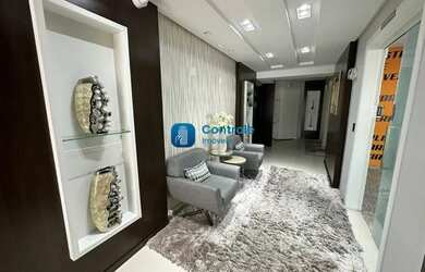 Imagem: O apartamento possui 4 Dormitórios, 2 Banheiros, 1 Vaga na