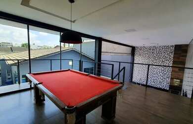 Imagem: A casa em condomínio possui 4 Dormitórios, 4 Banheiros, 5