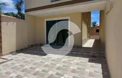 Imagem: A casa possui 4 Dormitórios, 2 Banheiros, 2 Vagas na garagem