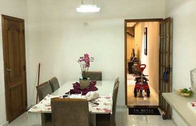 Imagem: A casa em condomínio possui 4 Dormitórios, 4 Banheiros, 2