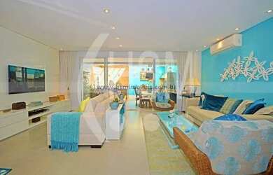 Imagem: A casa possui 4 Dormitórios, 1 Banheiro, 4 Vagas na garagem