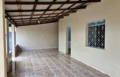 Imagem: A casa possui 3 Dormitórios, 1 Banheiro e está localizado