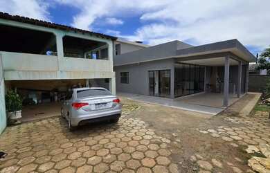 Imagem: A casa possui 5 Dormitórios, 5 Banheiros, 5 Vagas na garagem