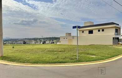 Imagem 2: Lote exclusivo de esquina, com 374 m² a venda no condomínio Jardins...