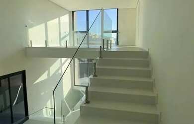 Imagem 5: Casa de Condomínio com 3 suítes, área gourmet, piscina e 4 vagas para venda com 436m²