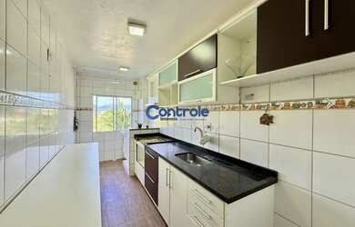 Imagem: O apartamento possui 3 Dormitórios, 1 Banheiro, 1 Vaga na garagem