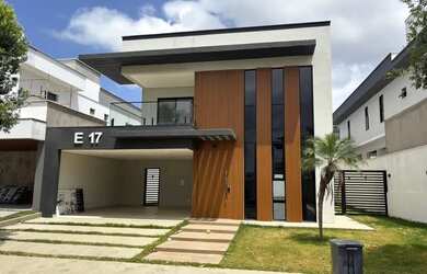 Imagem: A casa em condomínio possui 4 Dormitórios, 5 Banheiros, 2