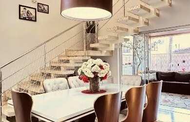 Imagem: A casa em condomínio possui 4 Dormitórios, 5 Banheiros, 5