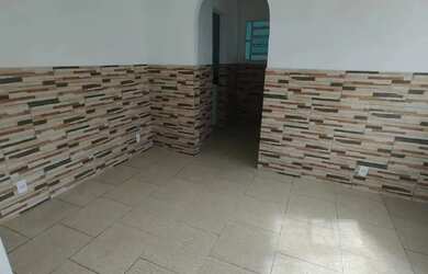 Imagem: A casa possui 2 Dormitórios, 1 Banheiro e 60m² de Área e