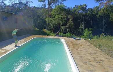 Imagem: A pousada chalé possui 5 Dormitórios, Acomodam 15 pessoas