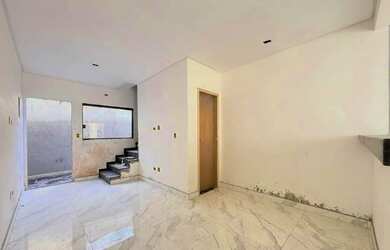 Imagem: A casa possui 2 Dormitórios, 1 Banheiro, 1 Vaga na garagem