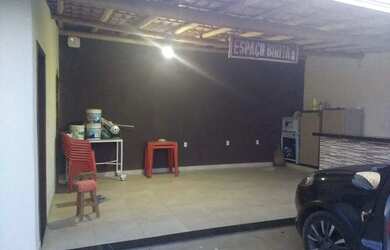 Imagem: A casa possui 1 Dormitório, 1 Banheiro, 4 Vagas na garagem