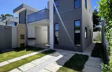 Imagem: A casa possui 3 Dormitórios, 3 Banheiros, 3 Vagas na garagem