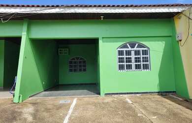 Imagem: A casa possui 3 Dormitórios, 1 Banheiro, 1 Vaga na garagem