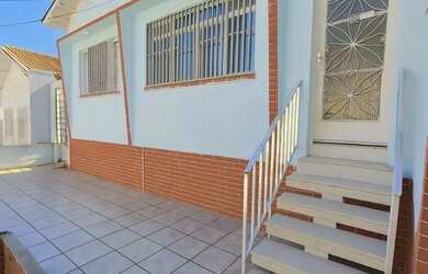 Imagem: A casa possui 2 Dormitórios, 2 Banheiros e 80m² de Área e