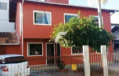 Imagem: O apartamento possui 5 Dormitórios, 4 Banheiros, 4 Vagas na