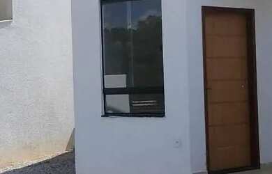 Imagem: A casa em condomínio possui 2 Dormitórios, 2 Banheiros, 1