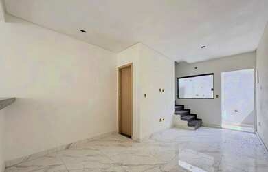 Imagem: A casa possui 2 Dormitórios, 1 Banheiro, 1 Vaga na garagem