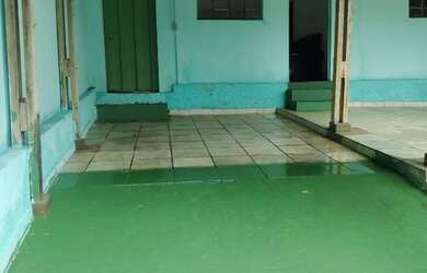 Imagem: A casa possui 2 Dormitórios, 2 Banheiros, 2 Vagas na garagem