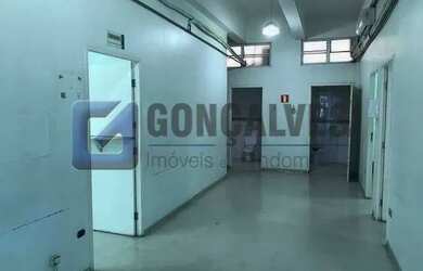 Imagem: O depósito possui 392m² de Área e está localizado em Centro