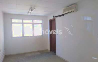 Imagem: O depósito possui 1 Vaga na garagem, 105m² de Área e está