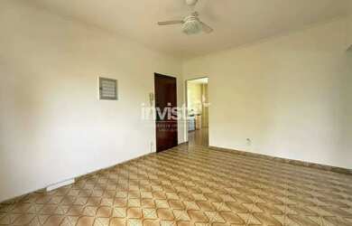 Imagem: O apartamento possui 3 Dormitórios, 1 Banheiro, 2 Vagas na