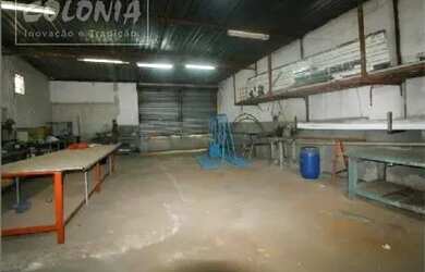 Imagem: O depósito possui 1 Vaga na garagem, 90m² de Área e está