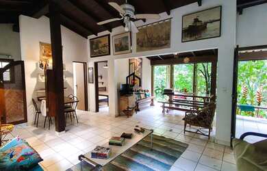 Imagem: A casa em condomínio possui 3 Dormitórios, 3 Banheiros, 3