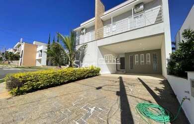 Imagem: A casa em condomínio possui 3 Dormitórios, 5 Banheiros, 4