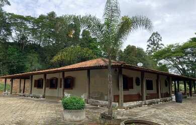 Imagem: A fazenda possui 242000m² de Área e está localizado em Sarapuí