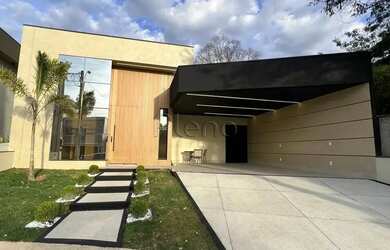 Imagem: A casa em condomínio possui 3 Dormitórios, 3 Banheiros, 4