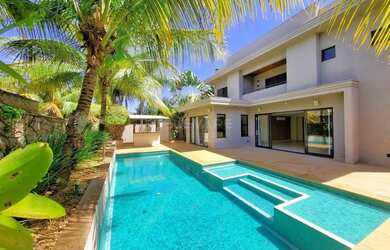 Imagem: A casa em condomínio possui 5 Dormitórios, 5 Banheiros, 5