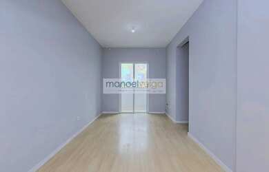 Imagem: O apartamento possui 3 Dormitórios, 1 Banheiro, 1 Vaga na garagem