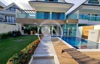 Imagem: A casa em condomínio possui 4 Dormitórios, 4 Banheiros, 2