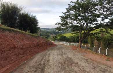 Imagem: O terreno possui 600m² de Área e está localizado em Jardim