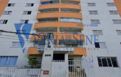 Imagem: O apartamento possui 3 Dormitórios, 1 Banheiro, 1 Vaga na garagem