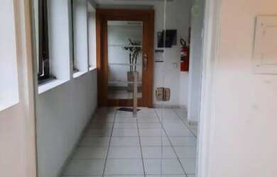 Imagem: O depósito possui 1 Vaga na garagem e 103m² de Área e está