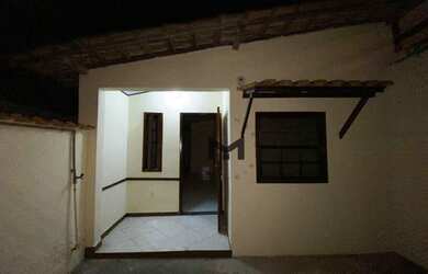 Imagem: A casa possui 2 Dormitórios, 1 Banheiro, 77m² de Área e