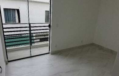 Imagem: A casa possui 2 Dormitórios, 2 Banheiros, 1 Vaga na garagem