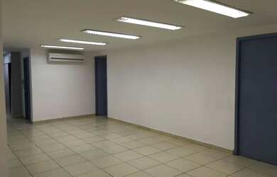 Imagem 11: Edifício Dom Pedro I. 275m² de Áreae1 Vaga na garagem