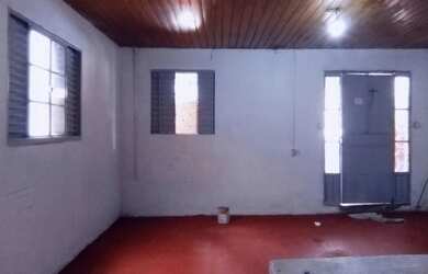 Imagem: A casa possui 1 Dormitório, 1 Banheiro e está localizado