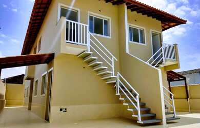 Imagem: A casa possui 2 Dormitórios, 1 Banheiro, 1 Vaga na garagem