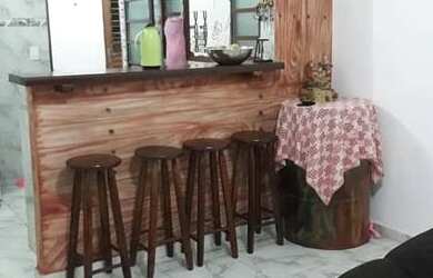 Imagem: A casa possui 3 Dormitórios, 1 Banheiro, 1 Vaga na garagem