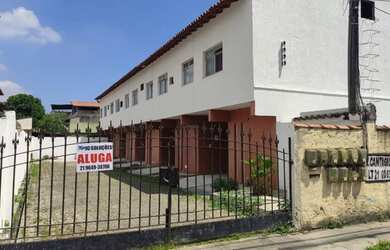 Imagem: A casa possui 3 Dormitórios, 1 Banheiro, 1 Vaga na garagem