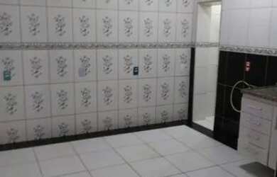 Imagem: A casa possui 1 Dormitório, 1 Banheiro e está localizado