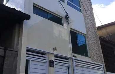 Imagem: A casa possui 3 Dormitórios, 3 Banheiros, 1 Vaga na garagem