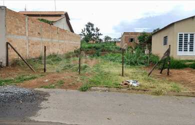 Imagem: O terreno possui 250m² de Área e está localizado em Senador