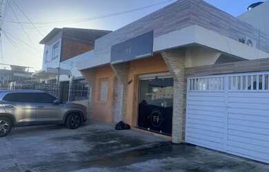 Imagem 1: Casa no Siqueira Campos. 245m² de Área, 2 Vagas na garageme5 Dormitórios